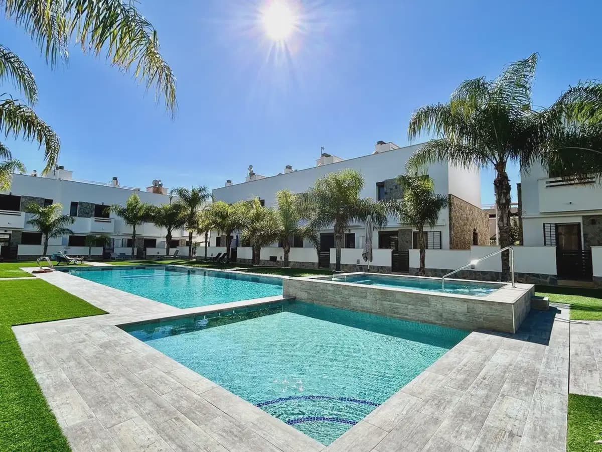 3 soveværelse Byhus til salg i Torre de la Horadada med swimmingpool - € 429.995 (Ref: 10179202)