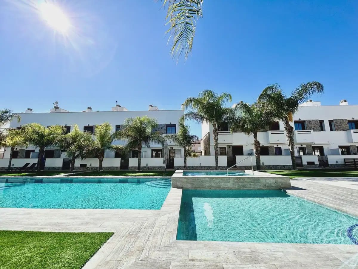 3 soveværelse Byhus til salg i Torre de la Horadada med swimmingpool - € 429.995 (Ref: 10179202)