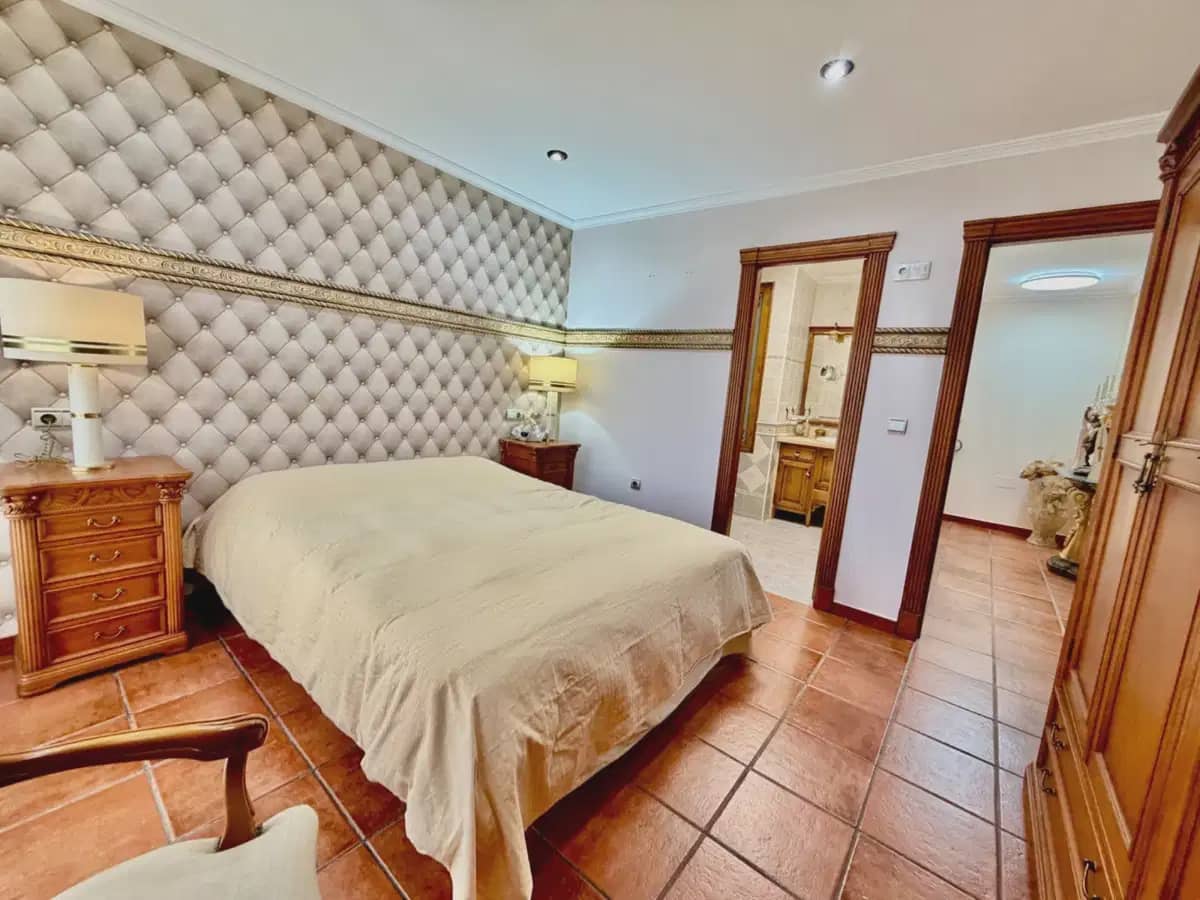 4 Zimmer Villa zu verkaufen in La Zenia mit Pool Garage - 430.000 € (Ref: 10179203)