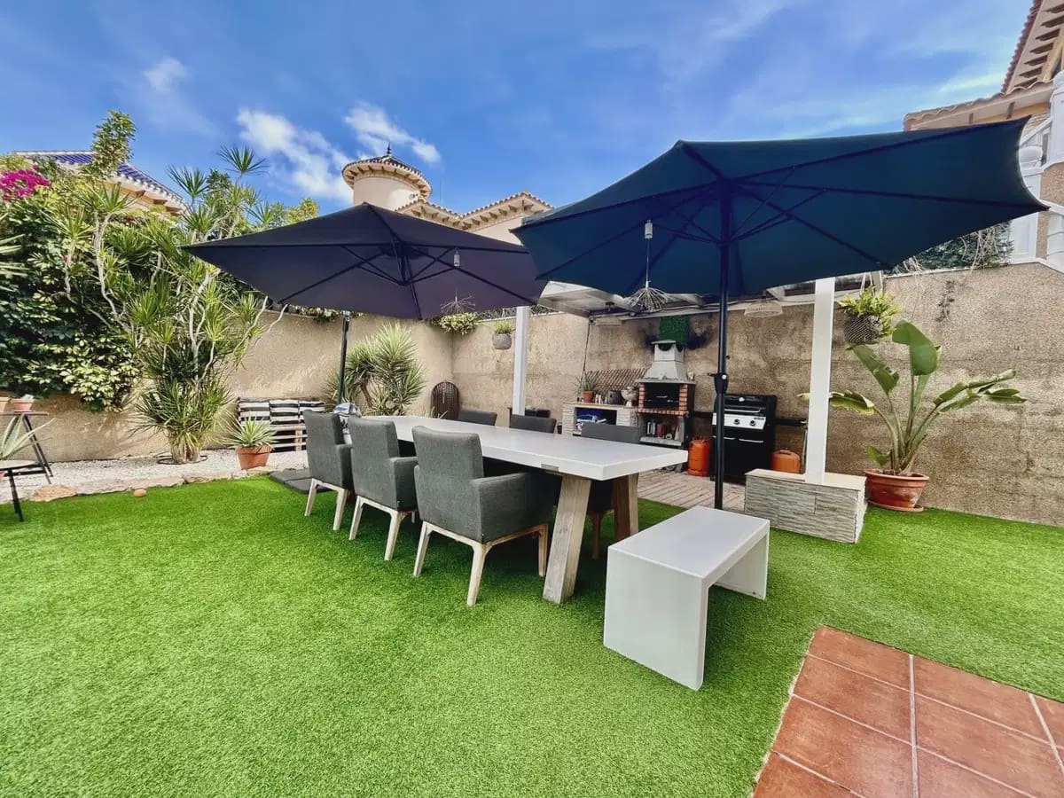 4 Zimmer Villa zu verkaufen in Villamartin mit Garage - 429.900 € (Ref: 10179210)