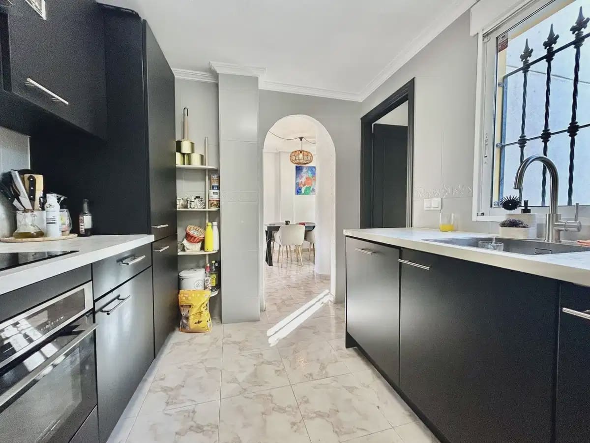 4 Zimmer Villa zu verkaufen in Villamartin mit Garage - 429.900 € (Ref: 10179210)