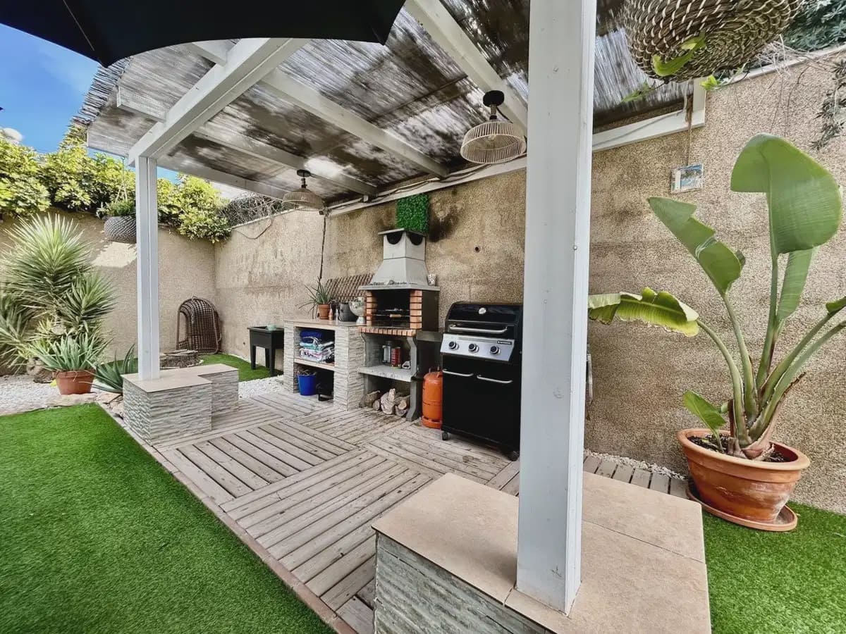 4 Zimmer Villa zu verkaufen in Villamartin mit Garage - 429.900 € (Ref: 10179210)
