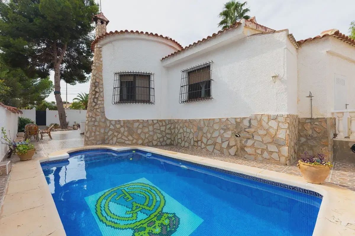 5 Zimmer Villa zu verkaufen in Ciudad Quesada mit Pool Garage - 430.000 € (Ref: 10179211)