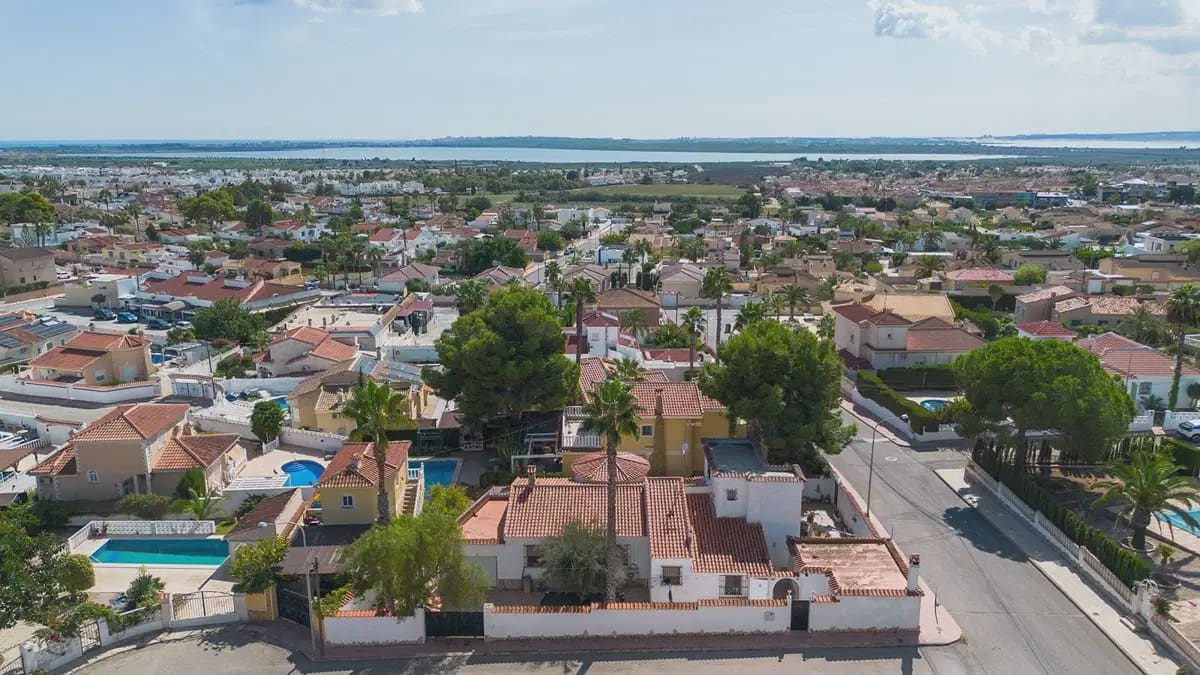 5 Zimmer Villa zu verkaufen in Ciudad Quesada mit Pool Garage - 430.000 € (Ref: 10179211)