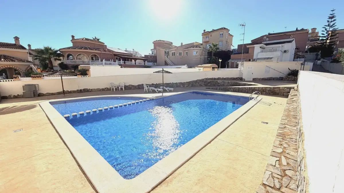 3 sypialnia Willa na sprzedaż w Ciudad Quesada z basenem garażem - 289 000 € (Ref: 10182325)
