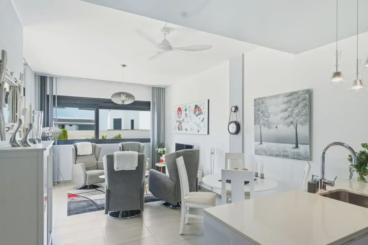 2 soveværelse Lejlighed til salg i Orihuela Costa med swimmingpool garage - € 295.000 (Ref: 10182326)