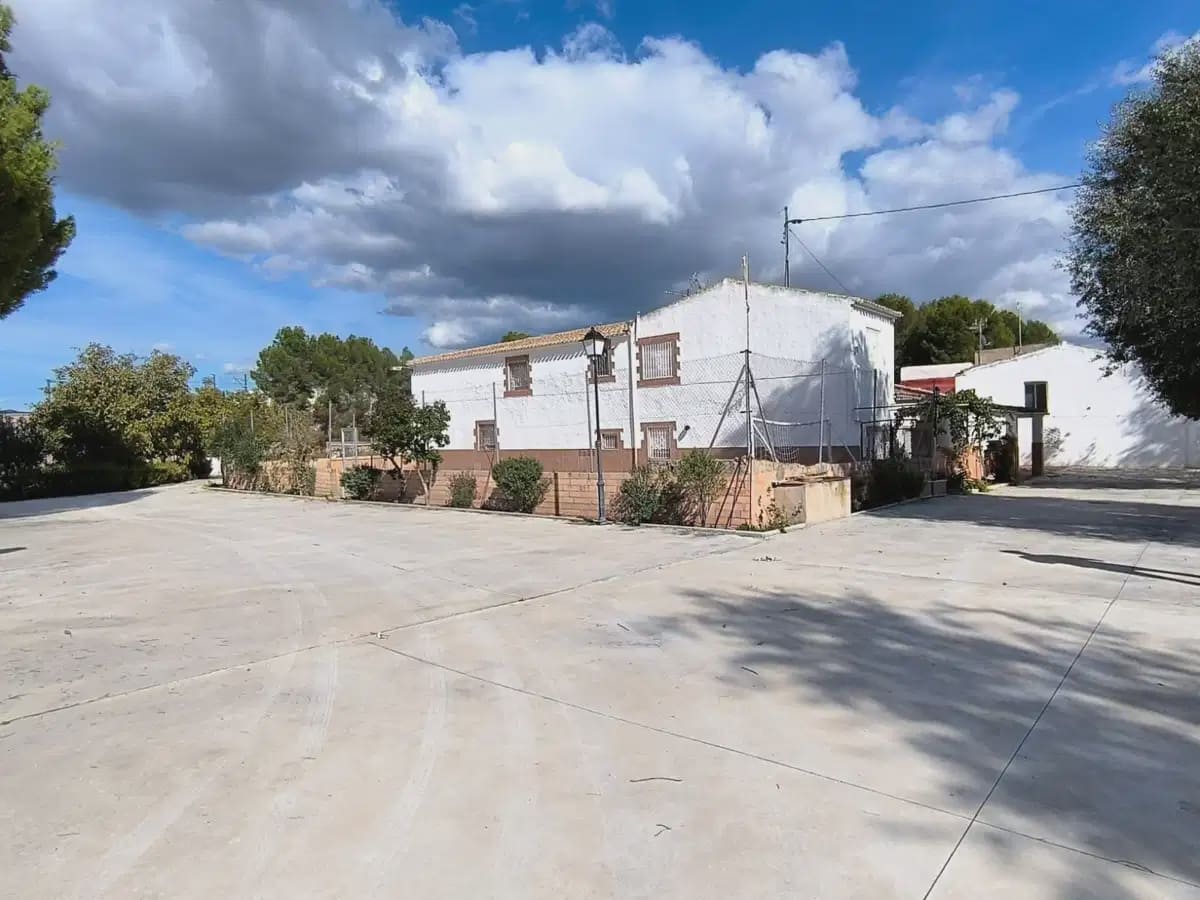 7 slaapkamer Finca/Landhuis te koop in Villena met zwembad garage - € 290.000 (Ref: 10182329)