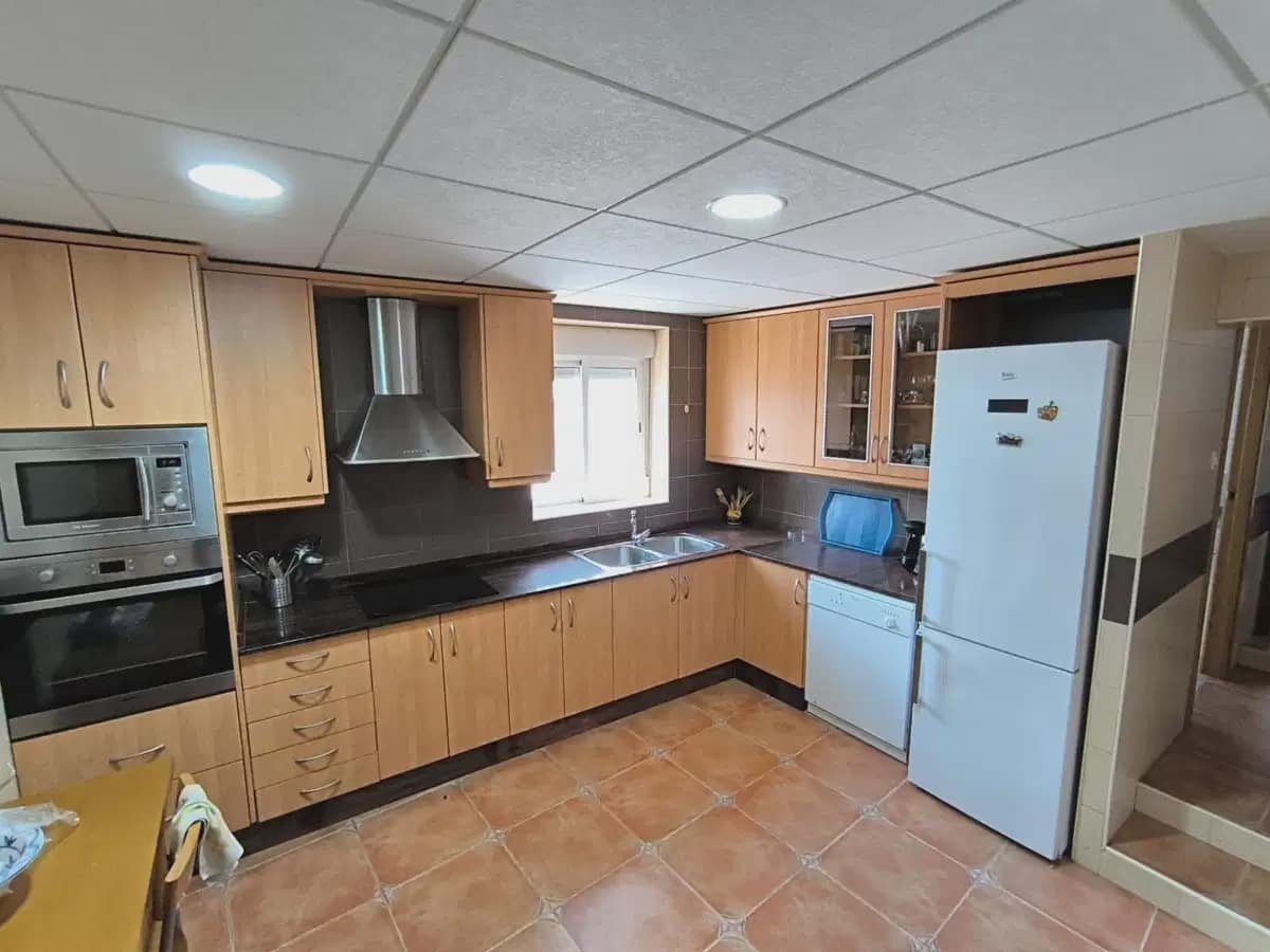 7 slaapkamer Finca/Landhuis te koop in Villena met zwembad garage - € 290.000 (Ref: 10182329)