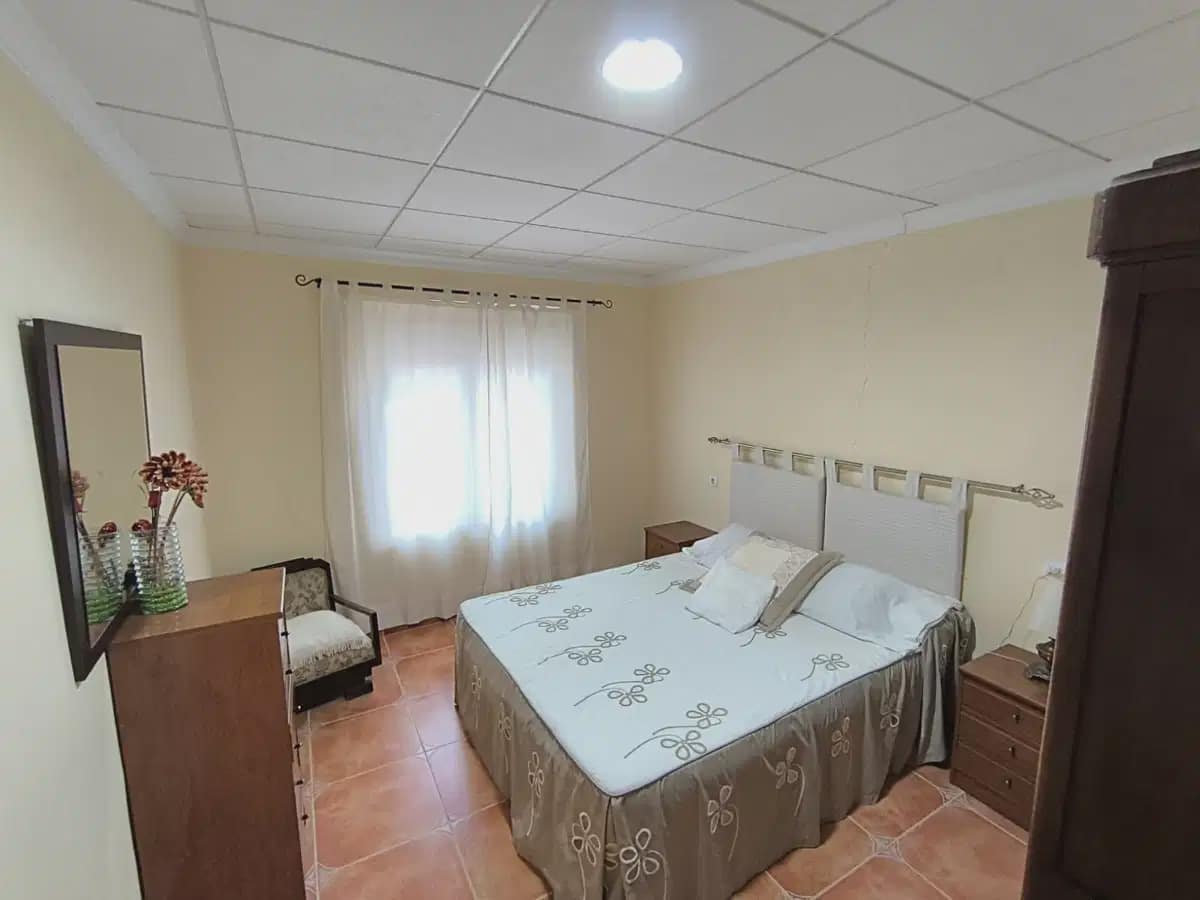 7 slaapkamer Finca/Landhuis te koop in Villena met zwembad garage - € 290.000 (Ref: 10182329)