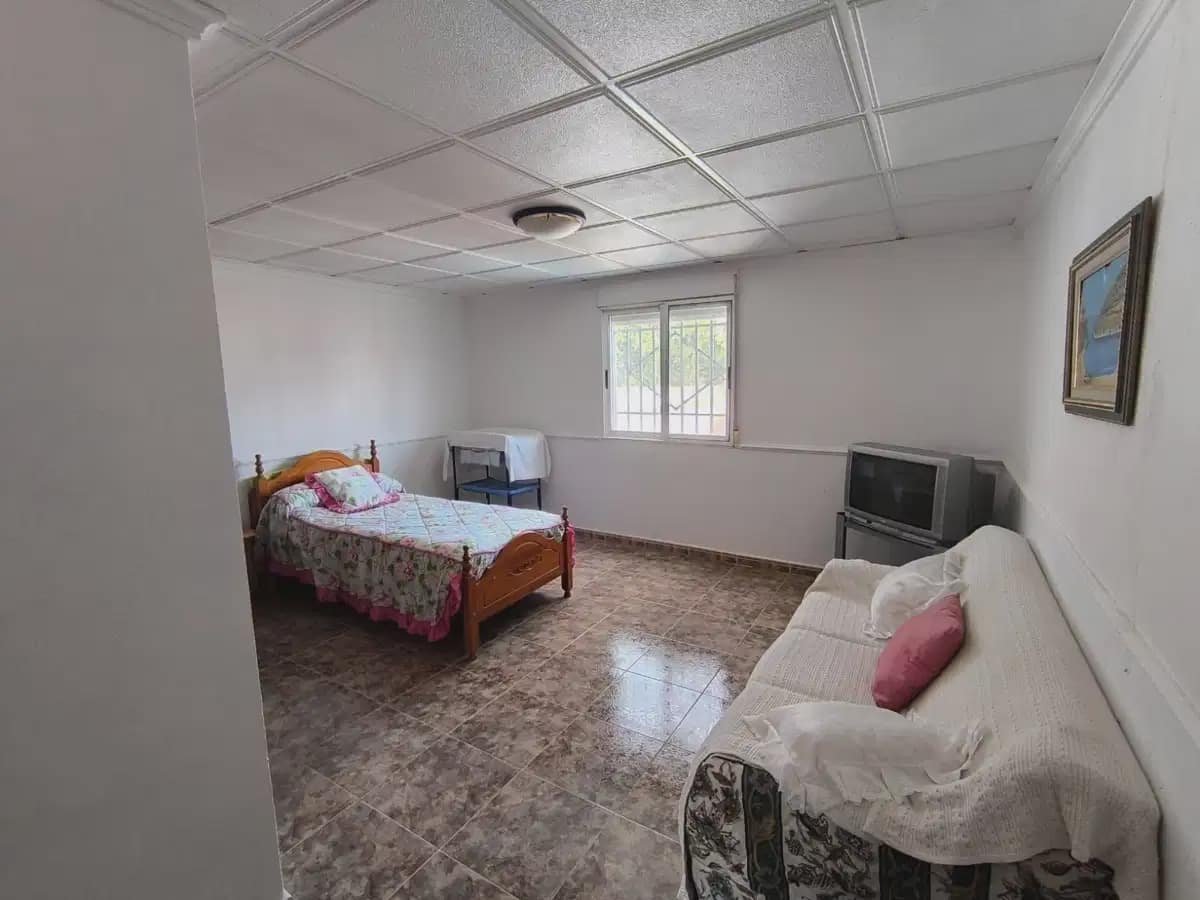 7 slaapkamer Finca/Landhuis te koop in Villena met zwembad garage - € 290.000 (Ref: 10182329)