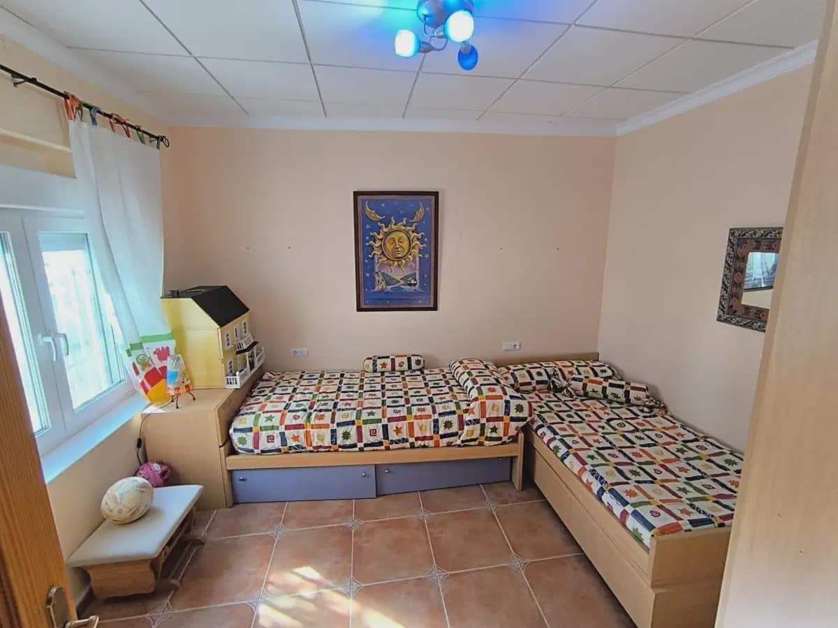 7 slaapkamer Finca/Landhuis te koop in Villena met zwembad garage - € 290.000 (Ref: 10182329)