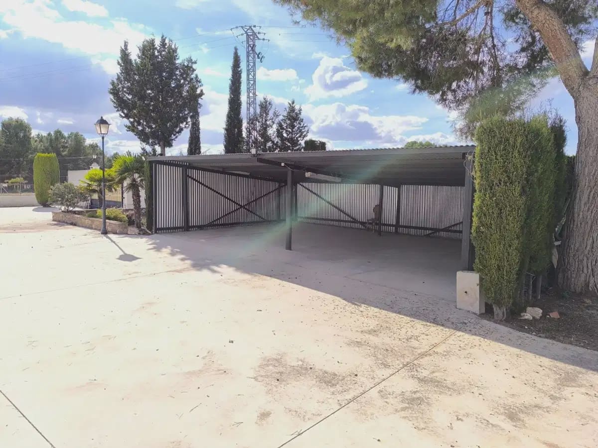 7 slaapkamer Finca/Landhuis te koop in Villena met zwembad garage - € 290.000 (Ref: 10182329)