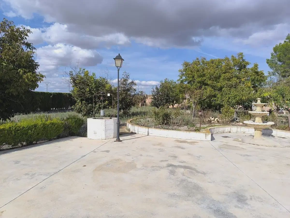 7 slaapkamer Finca/Landhuis te koop in Villena met zwembad garage - € 290.000 (Ref: 10182329)