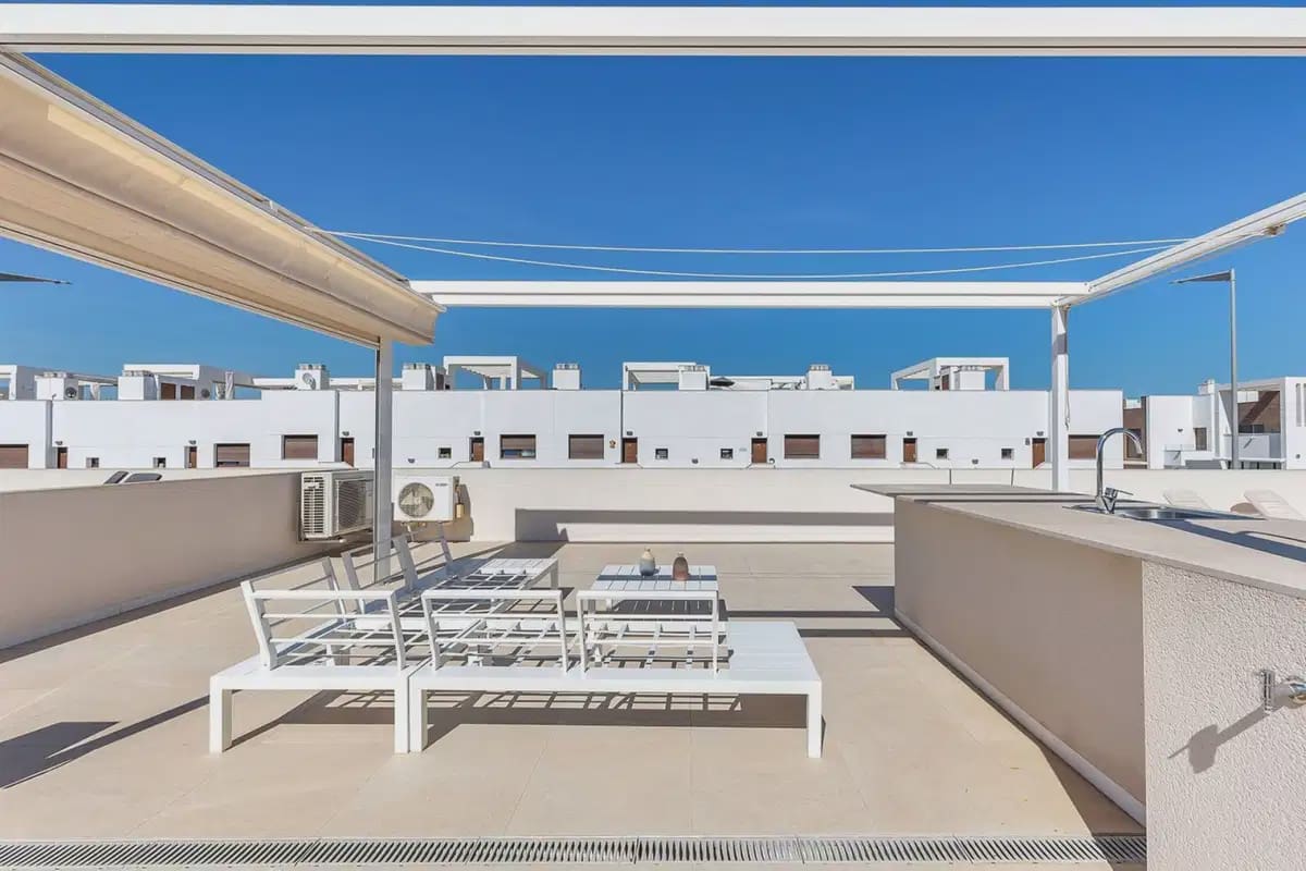 2 soverom Leilighet til salgs i Los Balcones med svømmebasseng garasje - € 294 000 (Ref: 10182330)