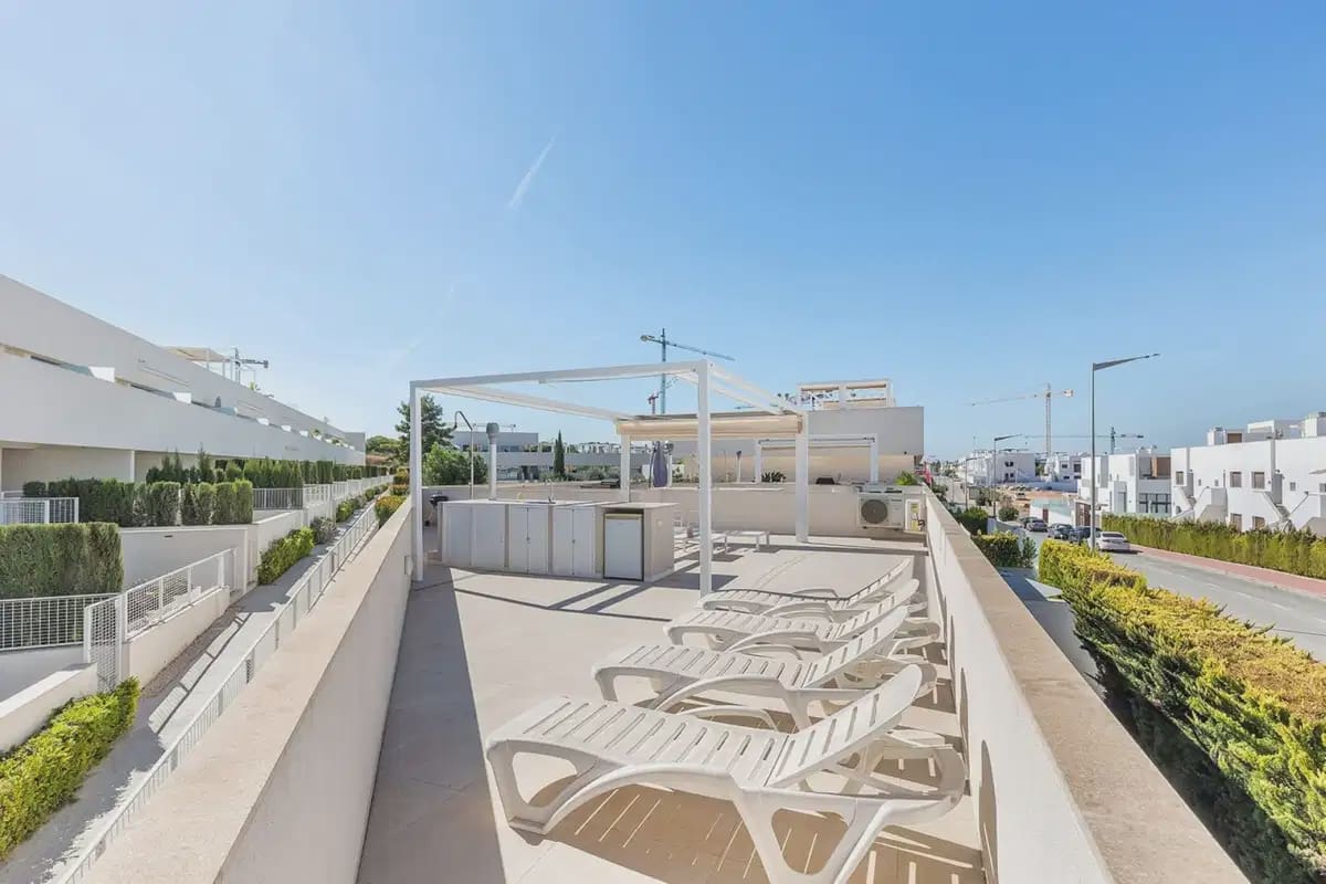 2 soverom Leilighet til salgs i Los Balcones med svømmebasseng garasje - € 294 000 (Ref: 10182330)