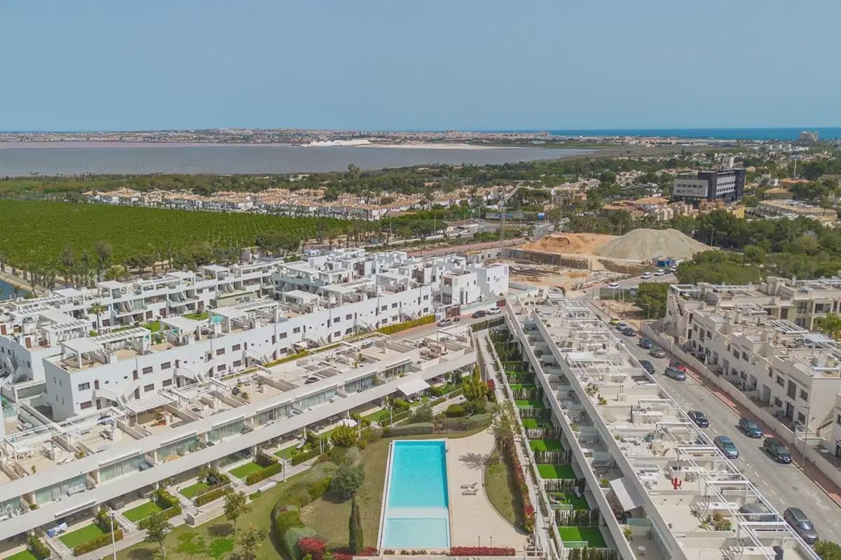 2 soverom Leilighet til salgs i Los Balcones med svømmebasseng garasje - € 294 000 (Ref: 10182330)