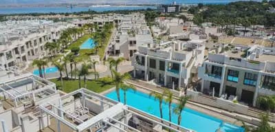 2 makuuhuone Huoneisto myytävänä paikassa Torrevieja mukana uima-altaan 
autotalli - 312 500 € (Ref: 10182338)