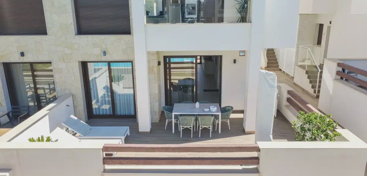 2 makuuhuone Huoneisto myytävänä paikassa Torrevieja mukana uima-altaan 
autotalli - 312 500 € (Ref: 10182338)