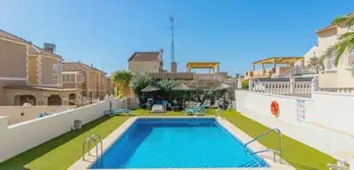 3 chambre Villa/Maison à vendre à Villamartin avec piscine garage - 295 000 € (Ref: 10182339)