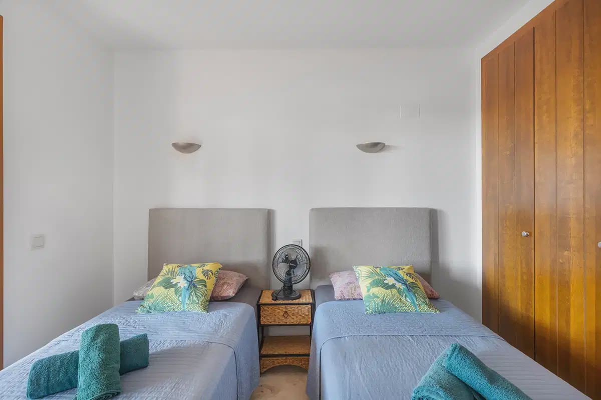 2 slaapkamer Appartement te koop in Torrevieja met zwembad garage - € 345.000 (Ref: 8820963)