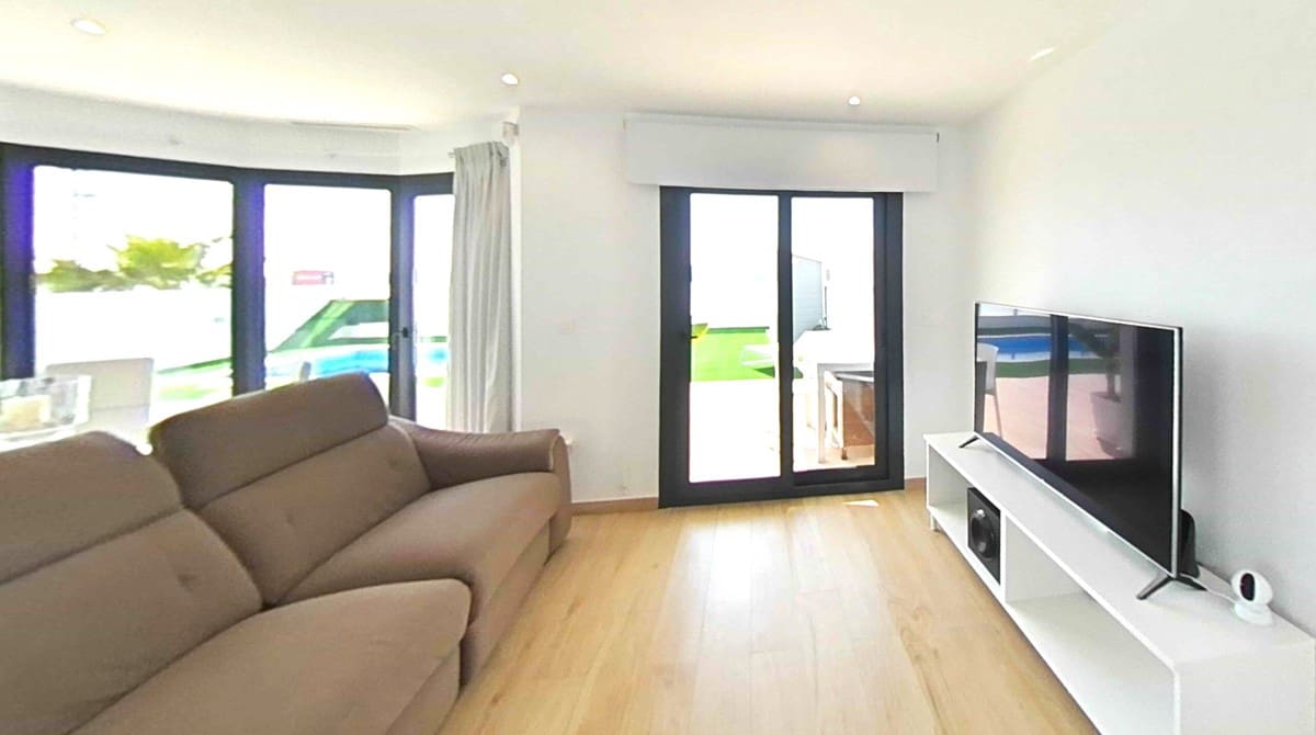 2 bedroom Apartment for sale in Finestrat - € 420,000 (Ref: 8933465)