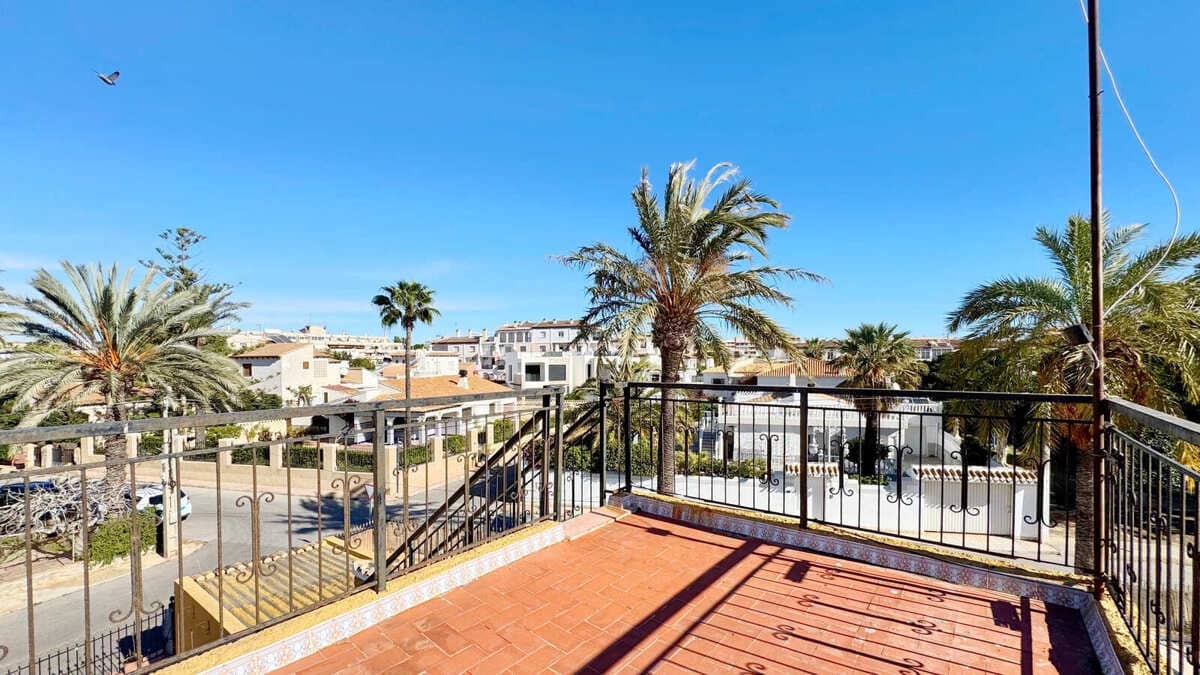 4 bedroom Villa for sale in Orihuela - € 385,000 (Ref: 8997516)