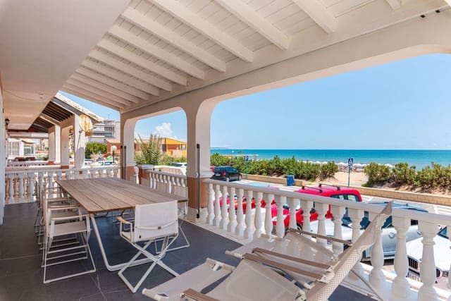 6 soveværelse Byhus til salg i Guardamar Playa, Guardamar del Segura - € 1.350.000 (Ref: 9056156)
