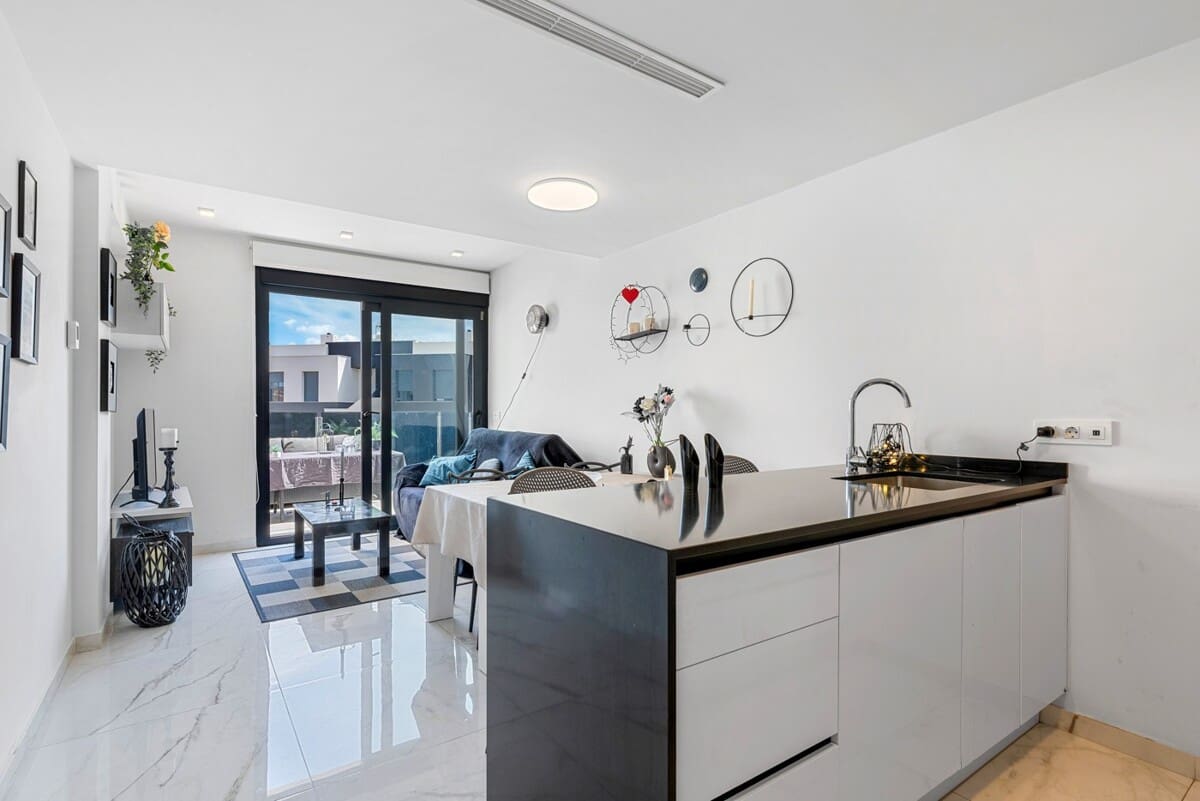 2 soveværelse Lejlighed til salg i La Florida - € 239.000 (Ref: 9414806)