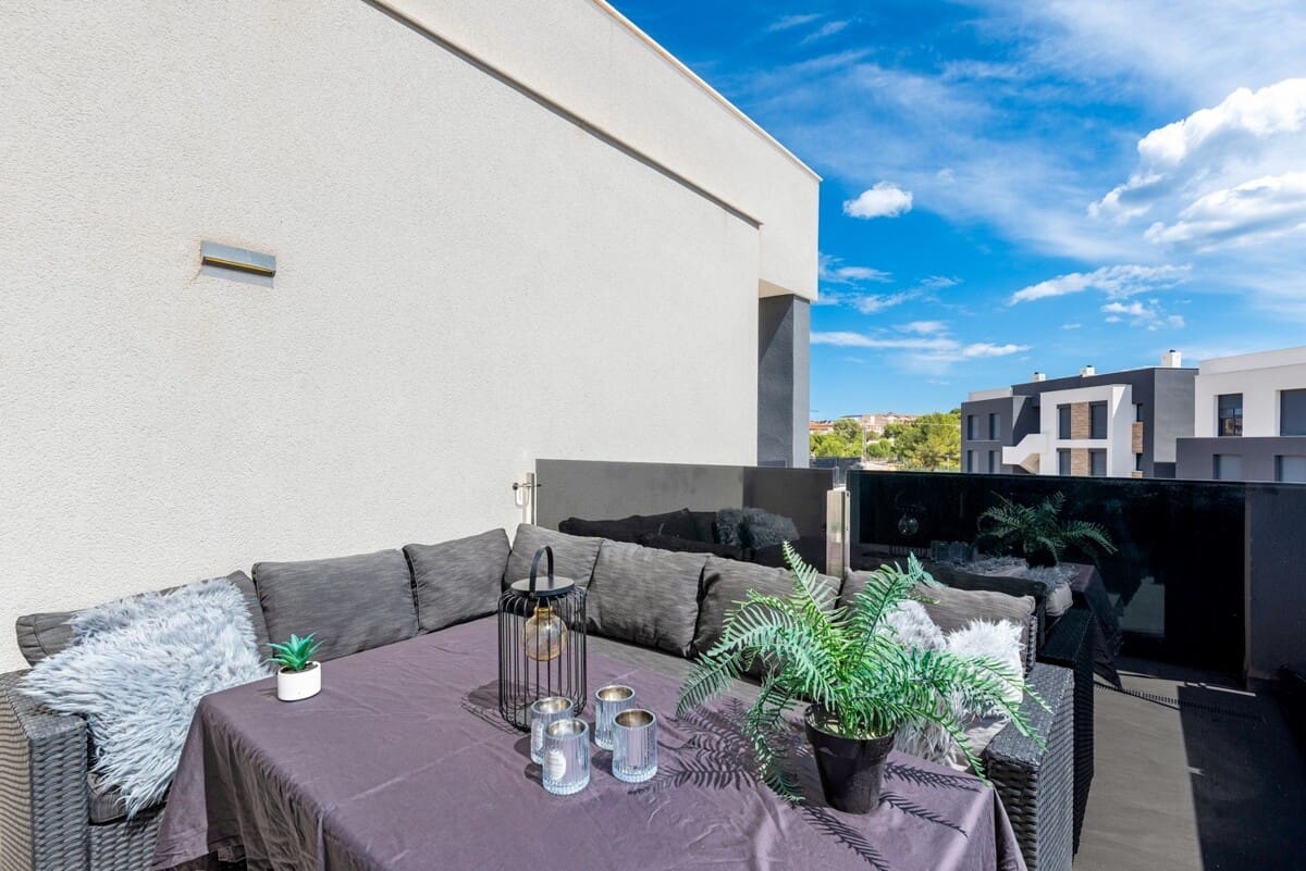 2 soveværelse Lejlighed til salg i La Florida - € 239.000 (Ref: 9414806)