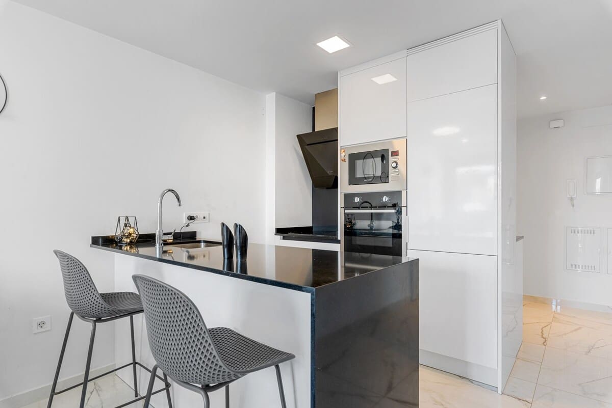 2 soveværelse Lejlighed til salg i La Florida - € 239.000 (Ref: 9414806)