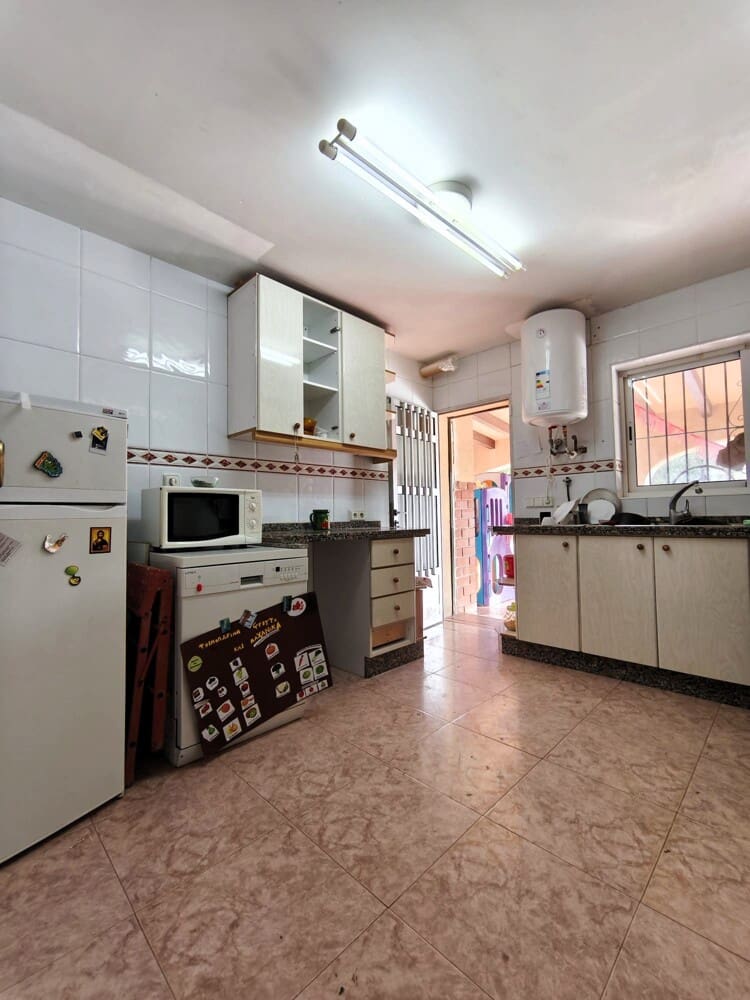 5 bedroom Finca/Country House for sale in Busot - € 520,000 (Ref: 9429472)