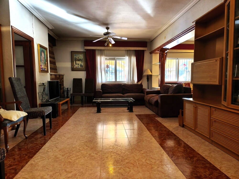 5 bedroom Finca/Country House for sale in Busot - € 520,000 (Ref: 9429472)