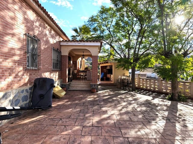 5 bedroom Finca/Country House for sale in Bonalba, Busot - € 520,000 (Ref: 9429472)