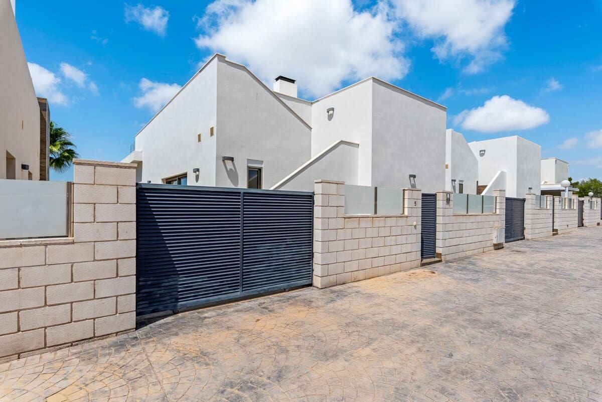 3 soverom Villa til salgs i Orihuela Costa - € 459 000 (Ref: 9429489)