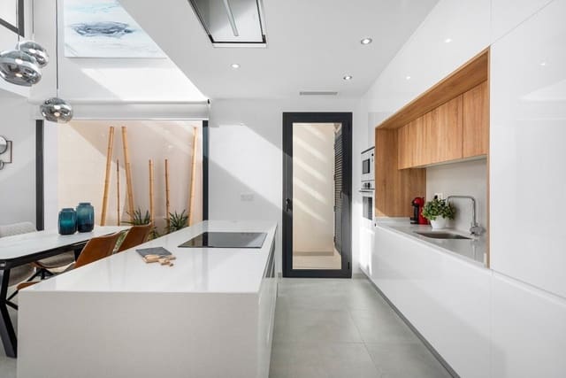 Chalet de 3 habitaciones en Benijófar en venta - 359.900 € (Ref: 9808980)