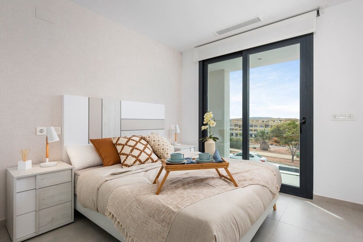 Chalet de 3 habitaciones en Benijófar en venta - 359.900 € (Ref: 9808980)