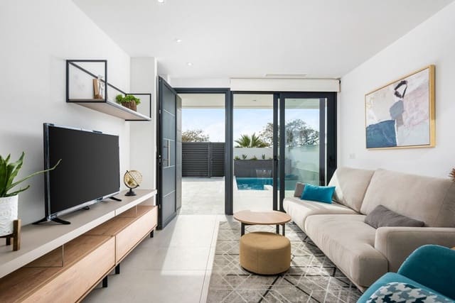 Chalet de 3 habitaciones en Benijófar en venta - 359.900 € (Ref: 9808980)