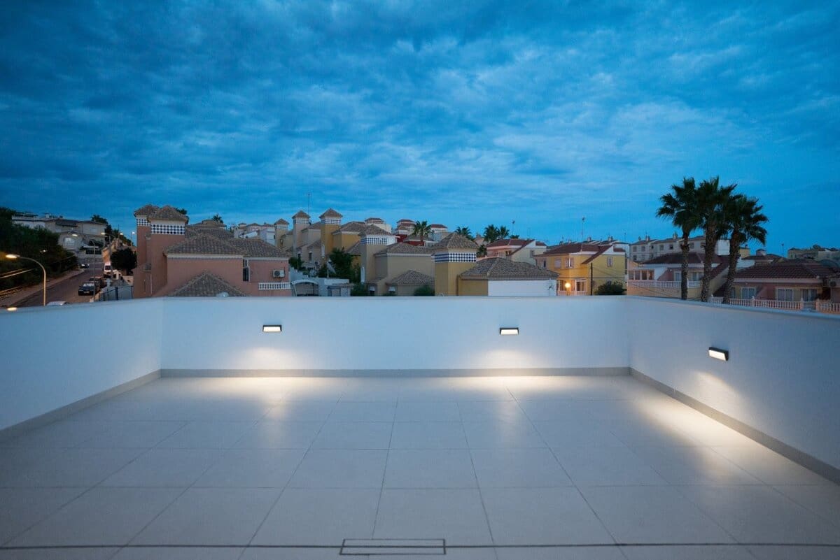 Chalet de 3 habitaciones en San Miguel de Salinas en venta - 399.500 € (Ref: 9809009)