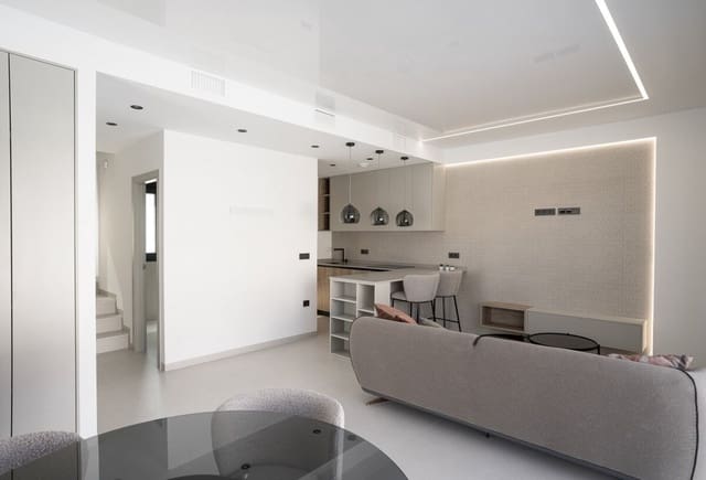 Chalet de 3 habitaciones en San Miguel de Salinas en venta - 399.500 € (Ref: 9809009)
