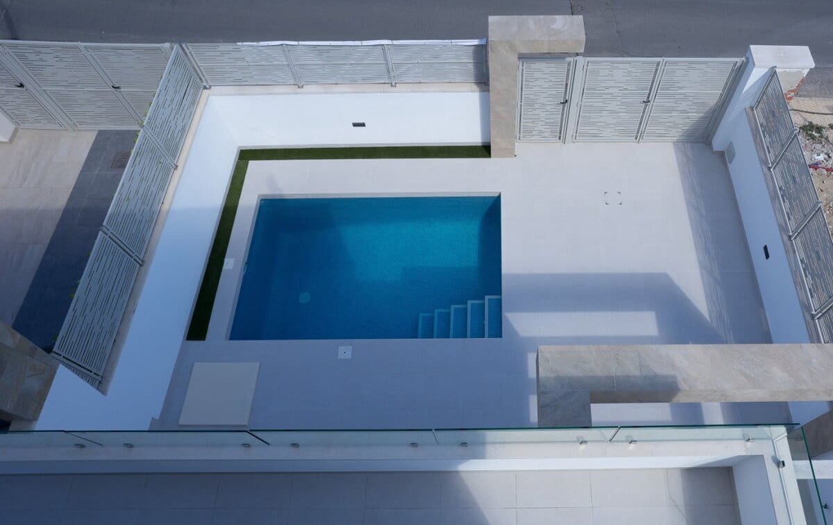 Chalet de 3 habitaciones en San Miguel de Salinas en venta - 399.500 € (Ref: 9809009)