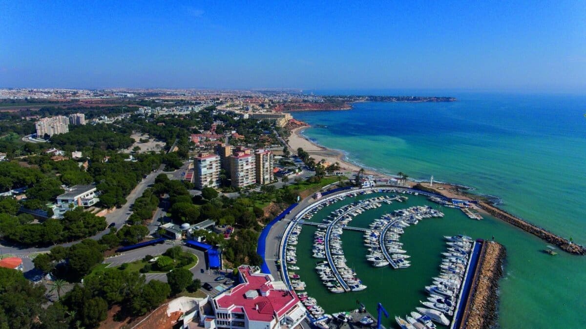 Ático de 2 habitaciones en Dehesa de Campoamor en venta - 396.500 € (Ref: 9809040)