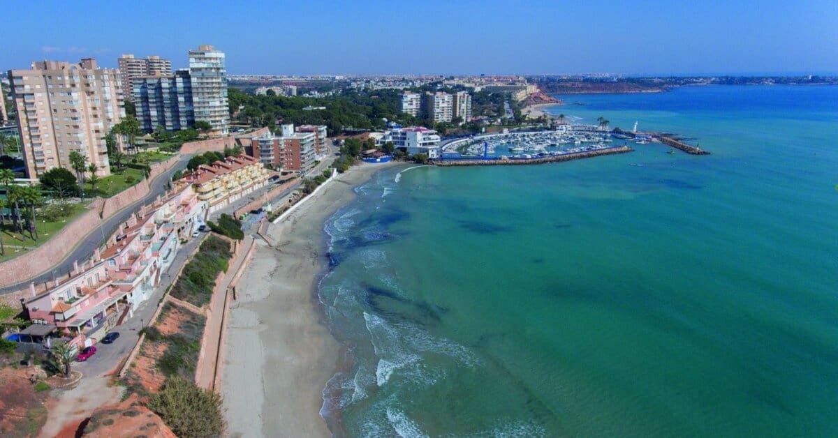 Ático de 2 habitaciones en Dehesa de Campoamor en venta - 396.500 € (Ref: 9809040)