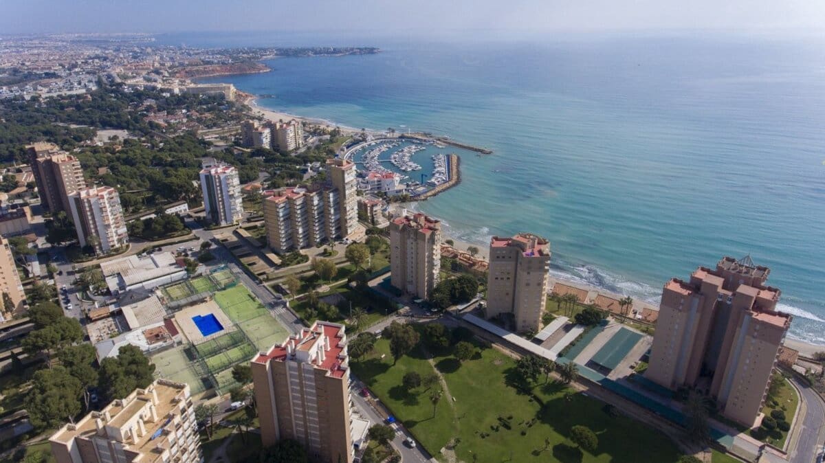 Ático de 2 habitaciones en Dehesa de Campoamor en venta - 396.500 € (Ref: 9809040)