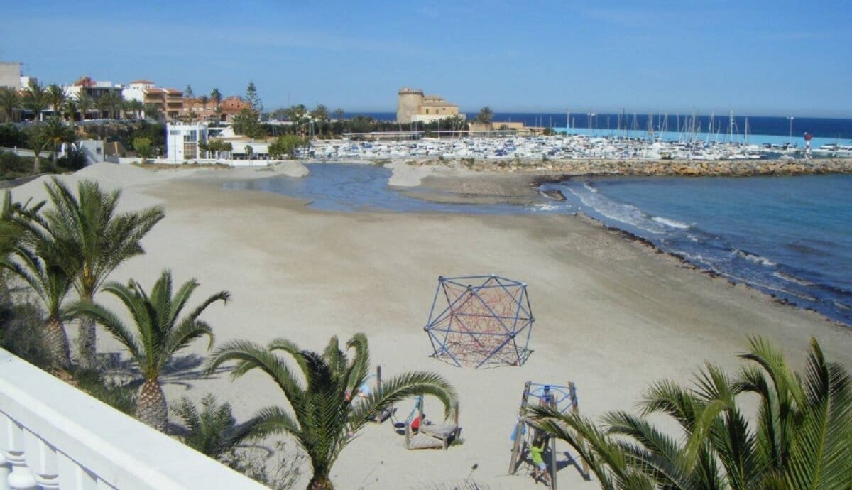 3 bedroom Villa for sale in Pilar de la Horadada - € 410,000 (Ref: 9814008)