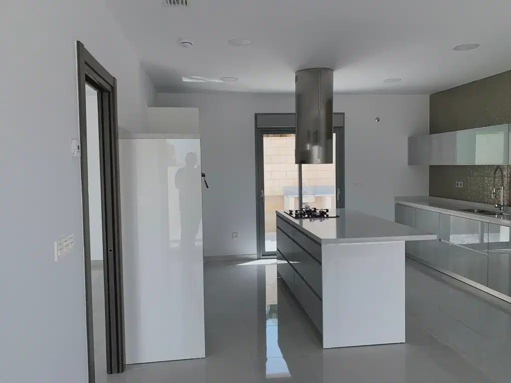 4 soveværelse Villa til salg i Pinoso med swimmingpool - € 436.000 (Ref: 9824362)