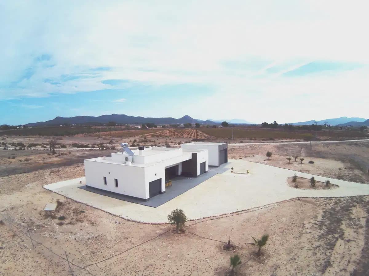 4 soveværelse Villa til salg i Pinoso med swimmingpool - € 436.000 (Ref: 9824362)