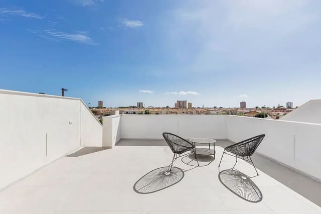 2 makuuhuone Huvila myytävänä paikassa Centro, Los Alcázares mukana uima-altaan - 439 000 € (Ref: 9824428)