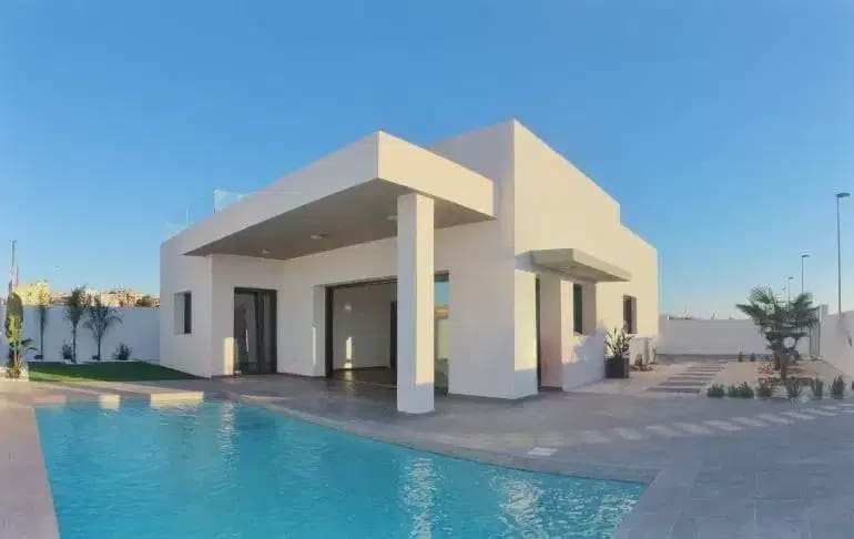 Chalet de 3 habitaciones en Rafal en venta con piscina - 415.000 € (Ref: 9824479)