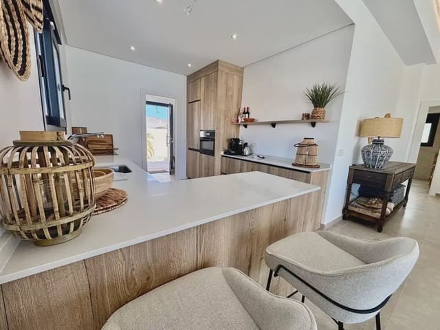 Chalet de 3 habitaciones en Rafal en venta con piscina - 415.000 € (Ref: 9824479)