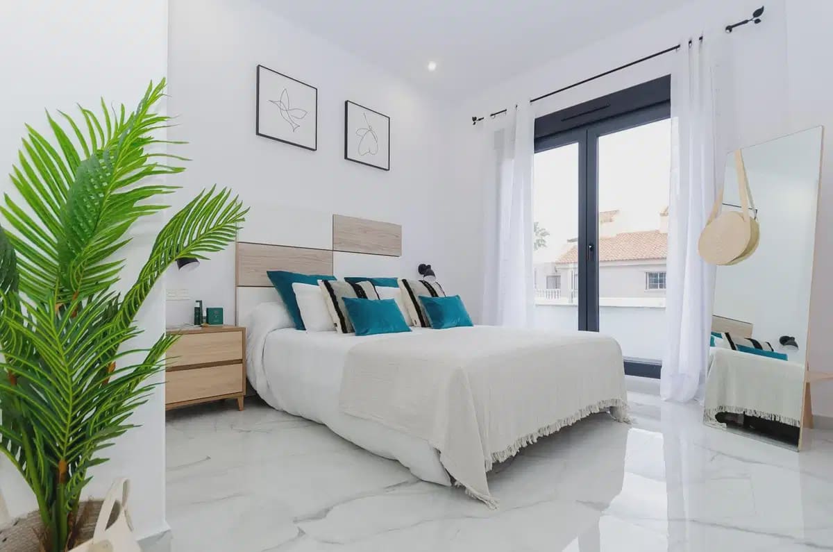 3 soverom Villa til salgs i Torrevieja med svømmebasseng garasje - € 424 000 (Ref: 9824504)